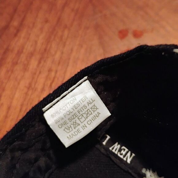 Black and Gold Snapback Hat - NWOT - Picture 3 of 5